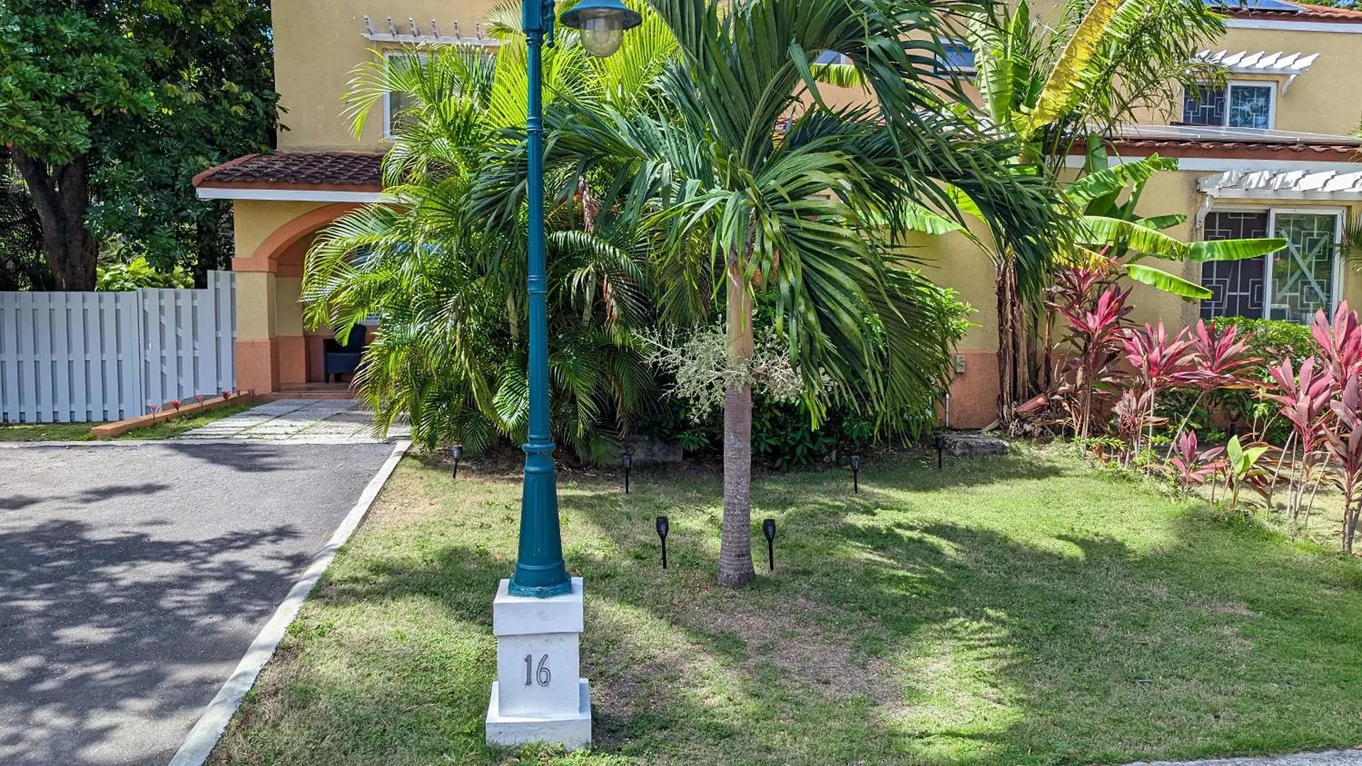 Mobay Las Palmas Montego Bay
